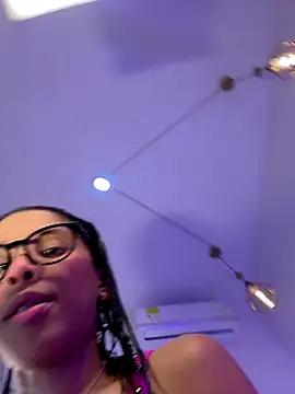 hade rosse online show from September 17, 2025, 1:46 pm