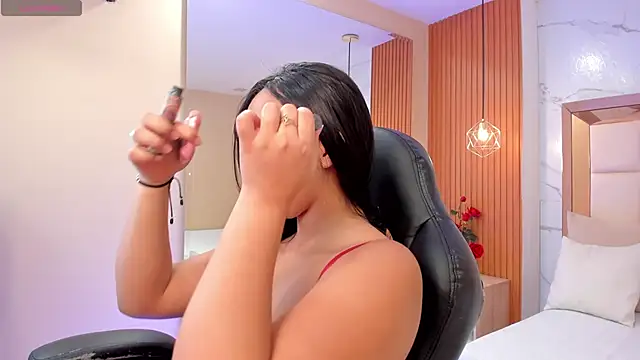 Snapshot of julieta_rosee chatting on February 17, 2026, 9:45 pm julieta rosee online show from February 17, 2026, 9:45 pm