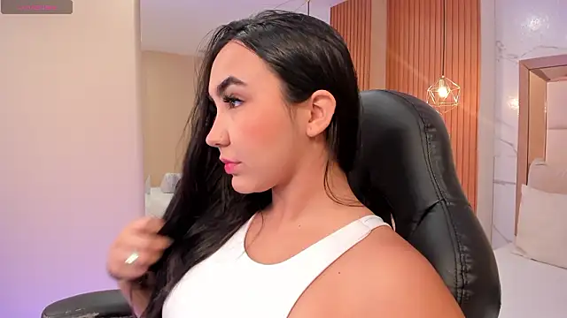 Snapshot of julieta_rosee chatting on February 2, 2026, 9:47 pm julieta rosee online show from February 2, 2026, 9:47 pm