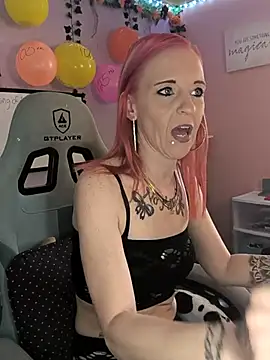 Purple2StayThnxx online show from September 25, 2025, 2:23 pm