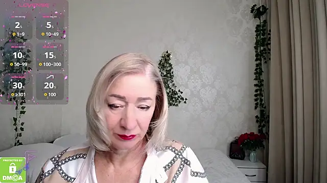 Snapshot of hunters_woman chatting on November 6, 2025, 1:59 pm hunters woman online show from November 6, 2025, 1:59 pm