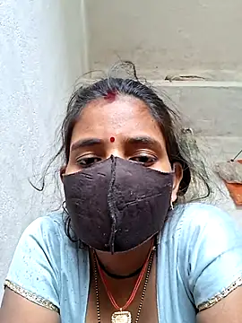 RAYI Queen 3 online show from November 15, 2025, 3:43 am