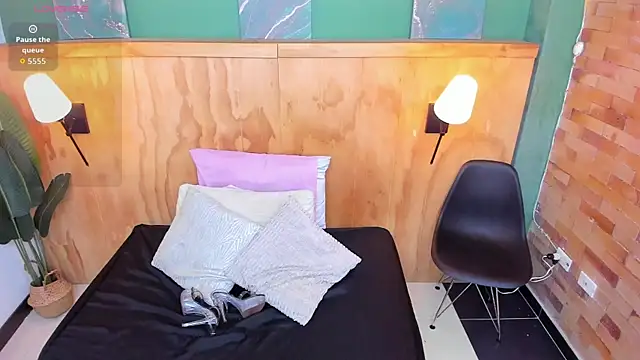 milavega  online show from March 19, 2026, 12:38 pm