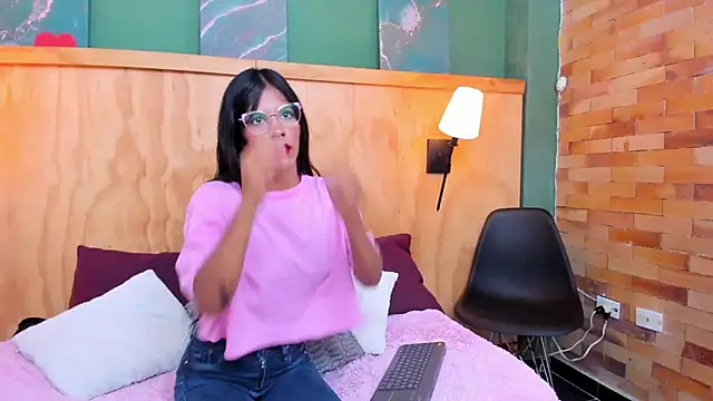 milavega  online show from November 27, 2025, 12:16 pm