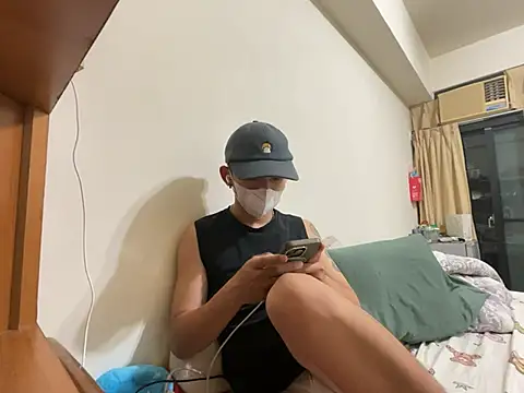 boyjoe10 online show from April 13, 2026, 3:16 pm