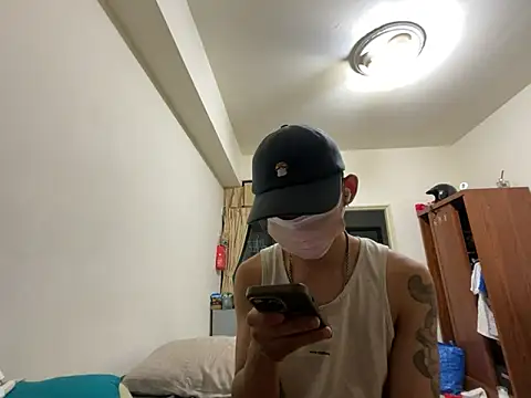 boyjoe10 online show from November 1, 2025, 2:44 pm