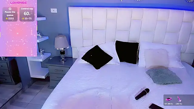 HottSalomee online show from October 18, 2025, 9:50 pm