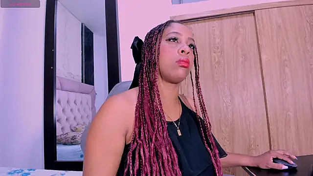 Snapshot of Faver_ chatting on November 25, 2025, 12:27 pm Faver online show from November 25, 2025, 12:27 pm