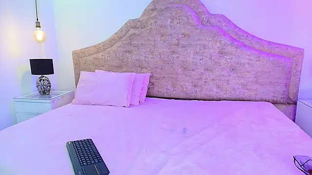 Sphere01 online show from December 3, 2025, 4:02 am