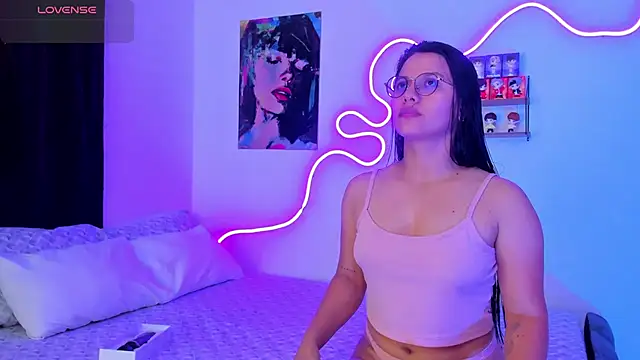 Dilan and Mia online show from October 4, 2025, 5:25 pm