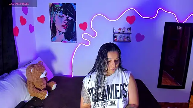 Dilan and Mia online show from April 16, 2026, 11:07 pm