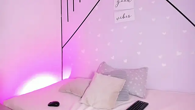 MiahCornell  online show from March 30, 2026, 7:26 pm