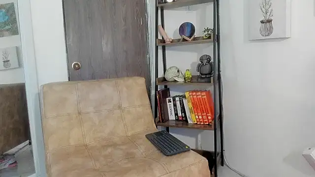 Gia fantasy  online show from October 14, 2025, 9:47 pm