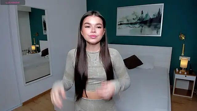 HollisHearl online show from September 12, 2025, 7:19 am