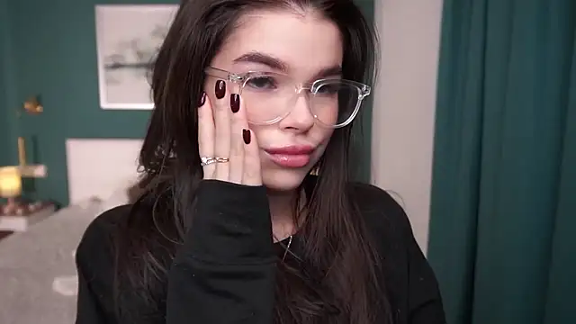 HollisHearl online show from September 21, 2025, 7:13 am