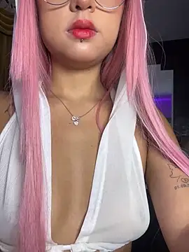 myc hot online show from November 14, 2025, 9:24 am