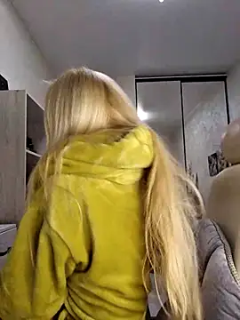 Snapshot of Monna chatting on November 4, 2025, 4:22 pm Monna online show from November 4, 2025, 4:22 pm