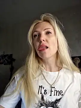 Snapshot of Monna chatting on February 26, 2026, 6:41 pm Monna online show from February 26, 2026, 6:41 pm