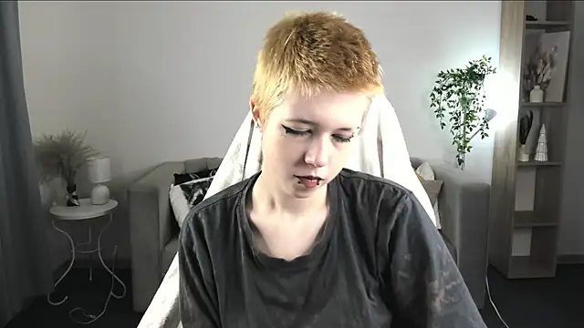 CarolineRichter online show from September 12, 2025, 2:34 am