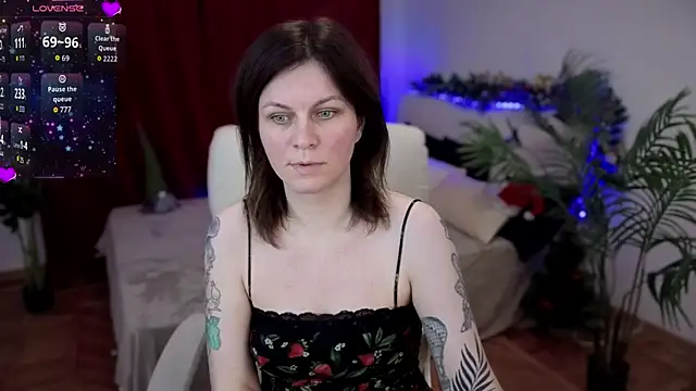 TinaMelt online show from November 21, 2025, 8:19 pm