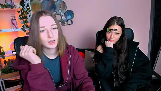 eva smiith  online show from April 13, 2026, 5:55 am