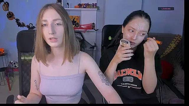 eva smiith  online show from October 24, 2025, 5:50 am