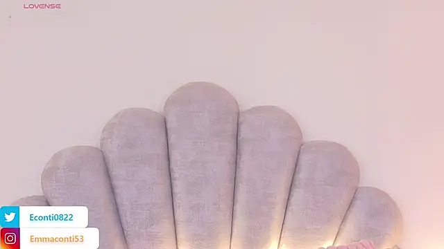 emma-conti2 online show from September 16, 2025, 3:02 pm