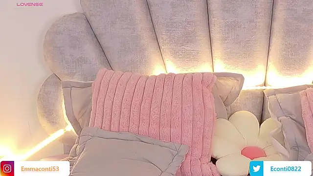 emma-conti2 online show from October 1, 2025, 1:04 pm