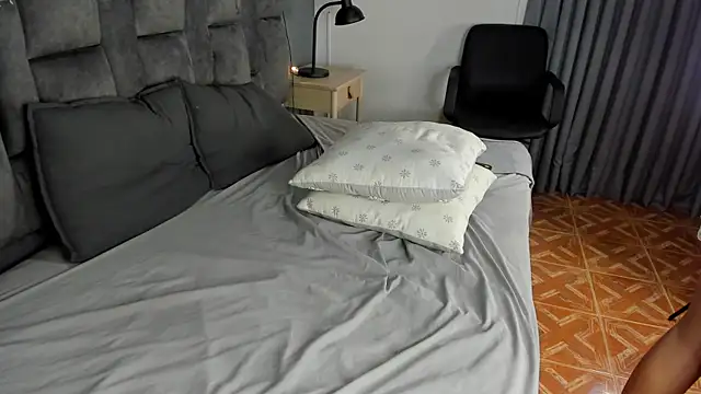 RiriiBrunette   online show from October 29, 2025, 11:53 am