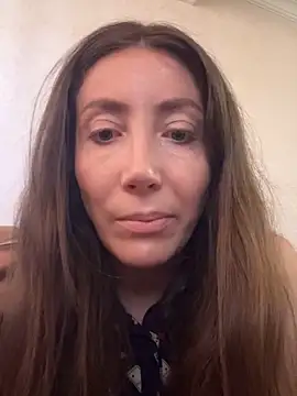 HellaryTourent online show from September 13, 2025, 1:11 pm