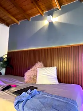 MarilynSmith01 online show from September 17, 2025, 8:11 pm