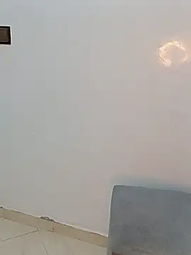 Queen-15 online show from November 10, 2025, 6:02 pm