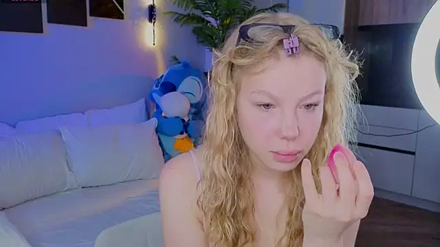 Snapshot of emilyshepar_d chatting on April 28, 2026, 2:27 am emilyshepar d online show from April 28, 2026, 2:27 am