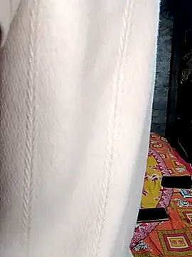 RAYI Queen 4 online show from September 28, 2025, 12:01 pm