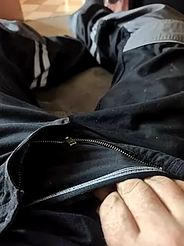 hubbyfun19 online show from April 8, 2026, 5:25 pm