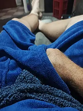 Snapshot of hubbyfun19 chatting on July 8, 2026, 4:13 am hubbyfun19 online show from July 8, 2026, 4:13 am