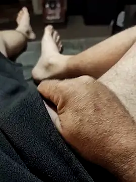 hubbyfun19 online show from April 18, 2026, 4:37 am