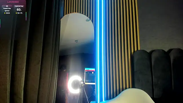 Gina 77 online show from November 15, 2025, 12:42 pm