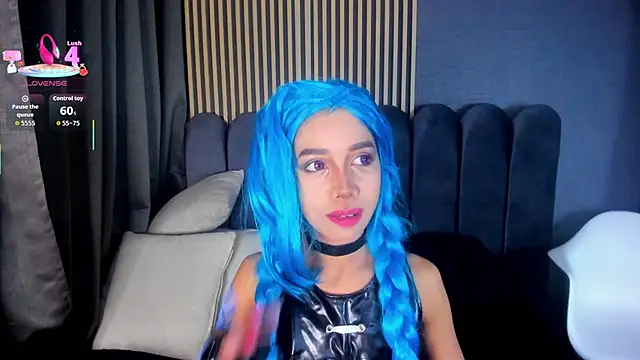 Gina 77 online show from September 18, 2025, 2:09 pm