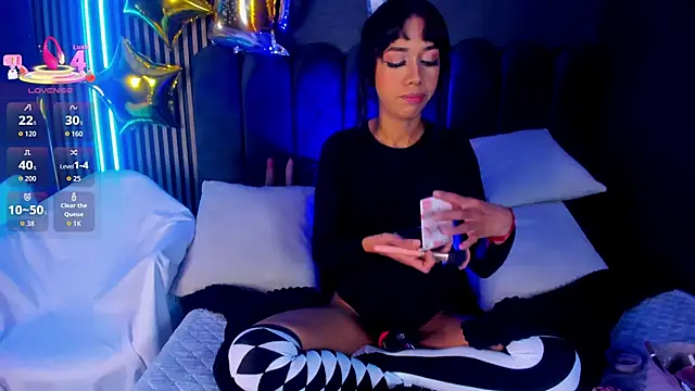 Gina 77 online show from October 4, 2025, 5:09 am