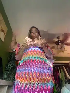 Snapshot of caramel__cremes chatting on April 23, 2026, 12:17 am caramel cremes online show from April 23, 2026, 12:17 am
