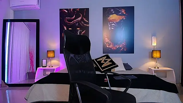 Snapshot of ChristopherBlack_ chatting on September 17, 2025, 1:24 pm ChristopherBlack online show from September 17, 2025, 1:24 pm