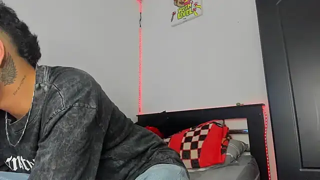 Mateo Escobar online show from November 1, 2025, 8:14 pm