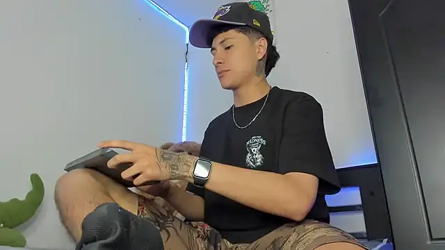 Mateo Escobar online show from November 20, 2025, 9:47 pm