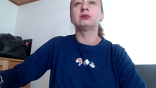 Snapshot of Milf_Valeria chatting on May 22, 2026, 5:44 pm Milf Valeria online show from May 22, 2026, 5:44 pm