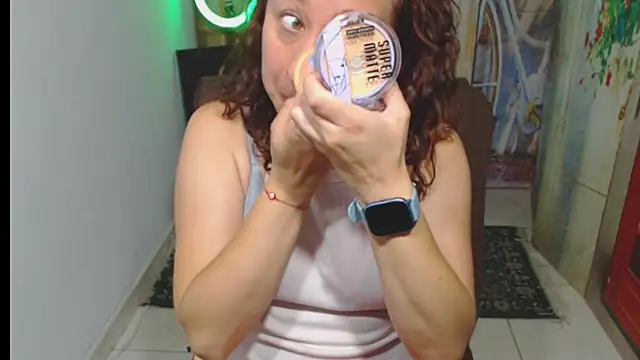 Milf Valeria online show from November 27, 2025, 1:55 pm