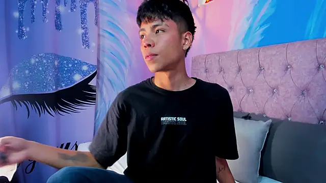 MaxiWildd online show from March 10, 2026, 8:46 pm