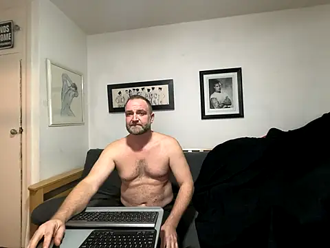 Snapshot of Dilfcam101 chatting on November 9, 2025, 6:01 pm Dilfcam101 online show from November 9, 2025, 6:01 pm