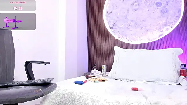 Snapshot of AmbarFoxx_ chatting on February 8, 2026, 2:59 pm AmbarFoxx online show from February 8, 2026, 2:59 pm