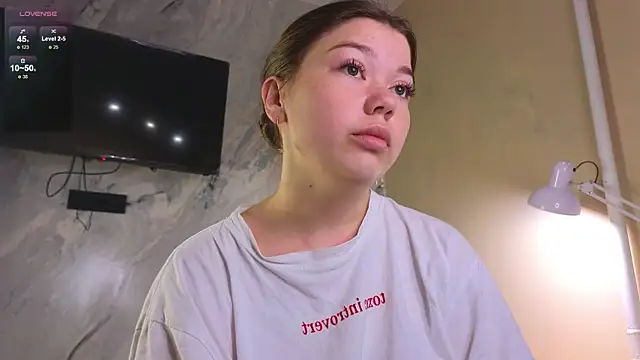 miss bubbles  online show from October 6, 2025, 12:34 am